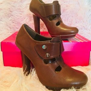 BCBGirls KOALA- Brown Leather Platform Heel Bootie